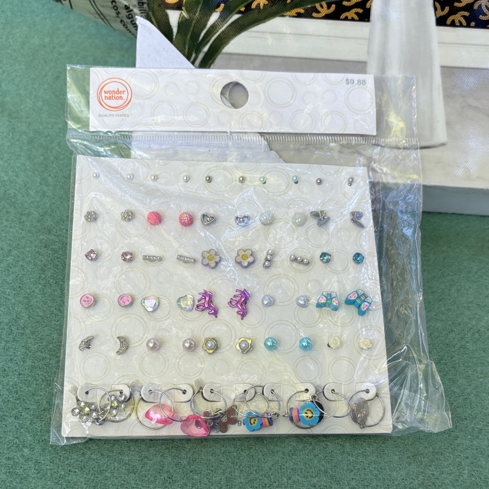 NWT Wonder Nation 30 pc Colorful Silver Pierced Earrings Set Floral Emoji Heart